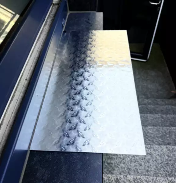 Rückseite Alu Riffelblech Diamant Rückseite Alu Riffelblech Diamant